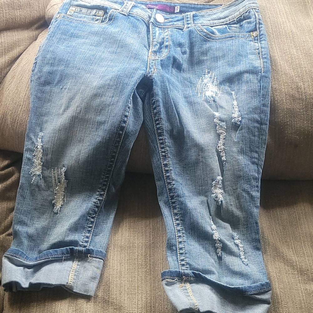 Vigos Capri denim ripped shorts